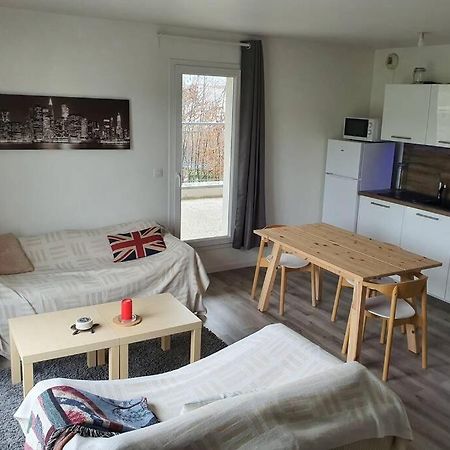 Appartement Contemporain Renove A Neuf Avec Cuisine Equipe - Val De Reuil Val-de-Reuil Buitenkant foto